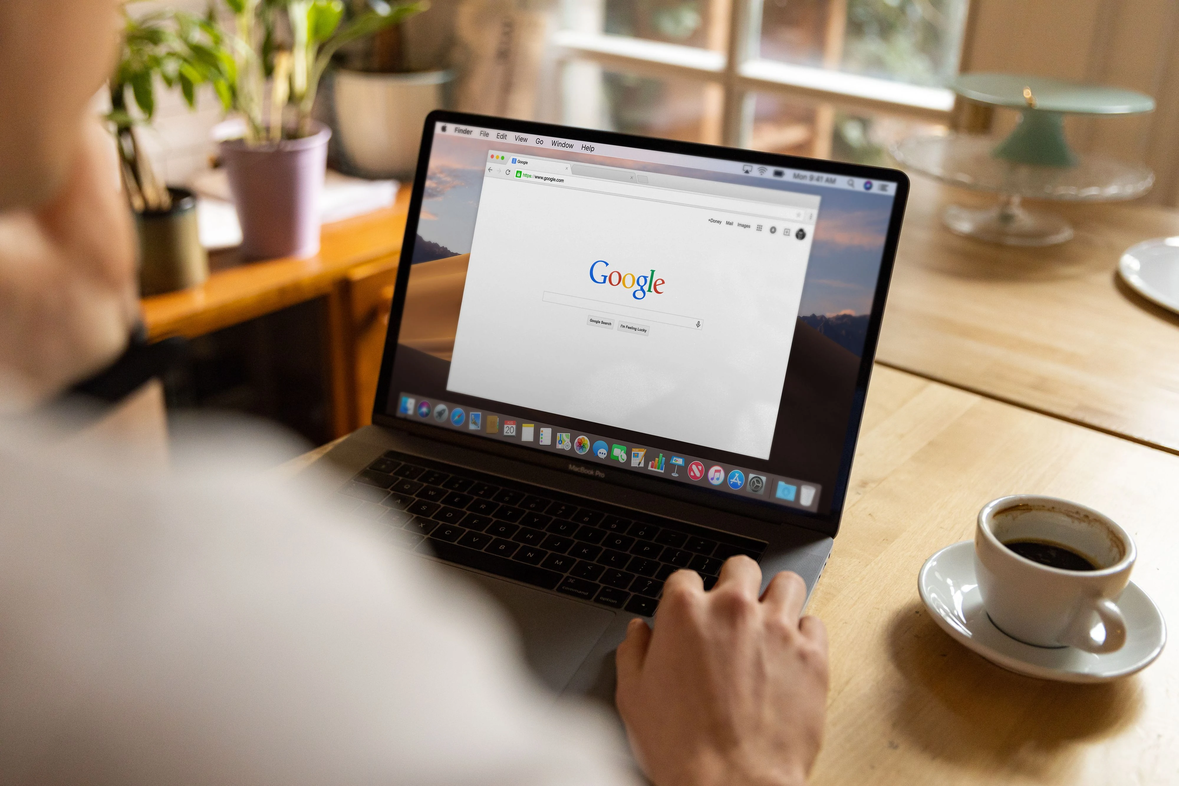Búsqueda de Google en una laptop
